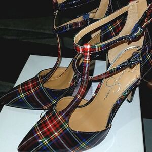 Jessica Simpson pumps